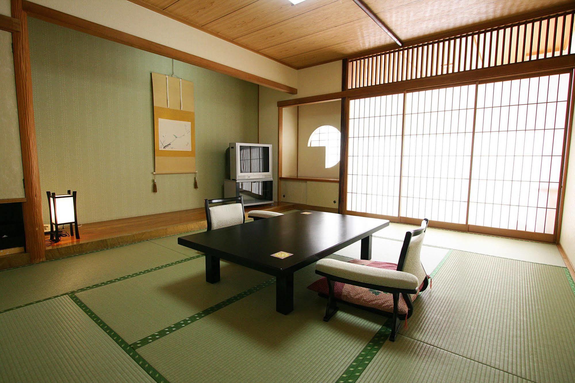 Hotel Hana Isawa Fuefuki Экстерьер фото